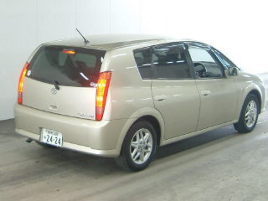 2002 Toyota Opa Photos