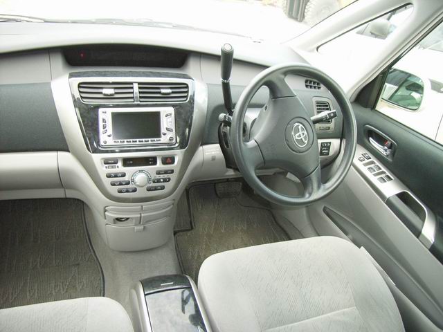 2002 Toyota Opa Pics