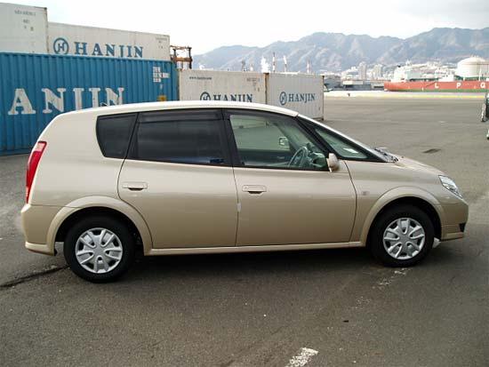 2002 Toyota Opa Pictures
