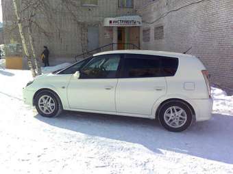 2002 Toyota Opa Pictures