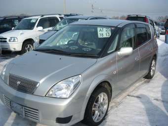 2002 Toyota Opa Pictures