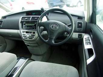 2002 Toyota Opa Pics
