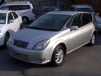 2002 Toyota Opa Pictures