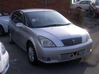 2002 Toyota Opa Photos