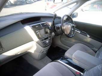 2002 Toyota Opa Images