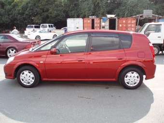 2002 Toyota Opa Pictures
