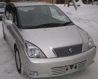 2002 Toyota Opa Photos