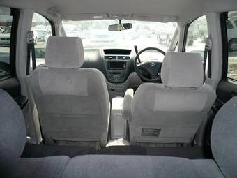 2002 Toyota Opa Photos