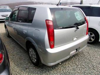 2002 Toyota Opa Photos