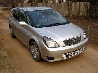 2002 Toyota Opa Photos