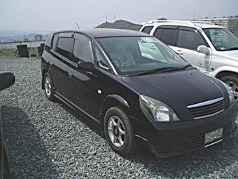 2002 Toyota Opa Photos
