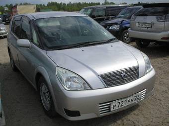 2002 Toyota Opa Photos