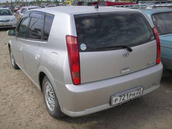 2002 Toyota Opa Pictures