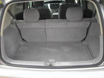 2002 Toyota Opa Photos