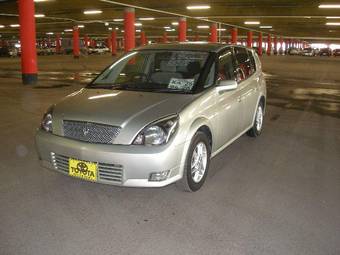 2002 Toyota Opa Photos