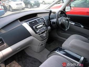 2002 Toyota Opa Pictures