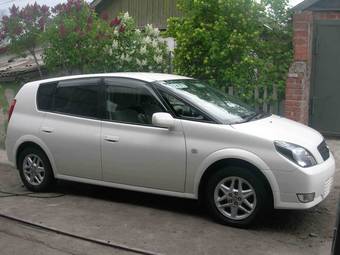 2002 Toyota Opa Pictures