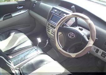 2002 Toyota Opa Photos