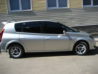 2002 Toyota Opa Photos