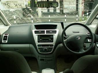 2002 Toyota Opa Photos