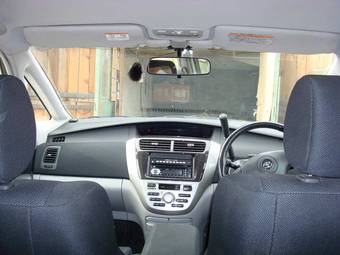 2002 Toyota Opa Photos