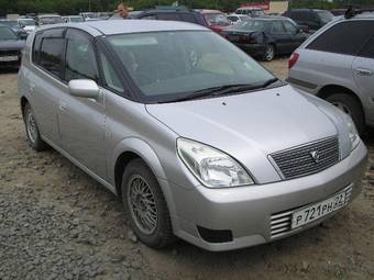 2002 Toyota Opa Photos