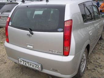 2002 Toyota Opa Pictures
