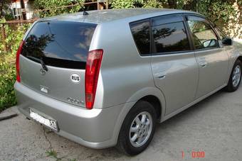 2002 Toyota Opa Pictures