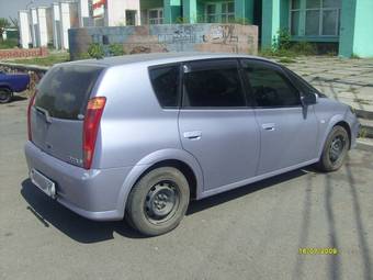 2002 Toyota Opa Photos