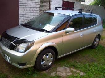 2002 Toyota Opa Photos