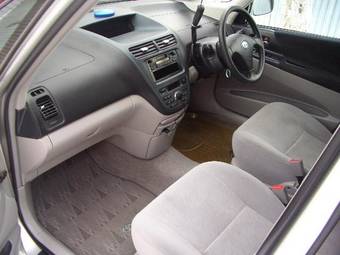 2002 Toyota Opa Pictures