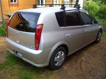 2002 Toyota Opa Photos