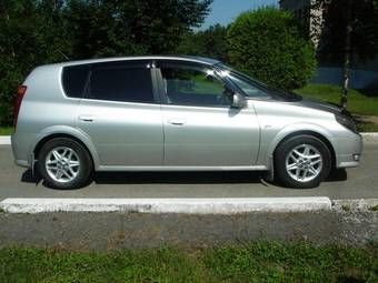 2002 Toyota Opa Photos