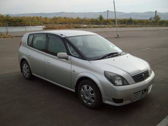 2002 Toyota Opa Pictures