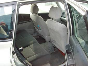 2002 Toyota Opa Pictures