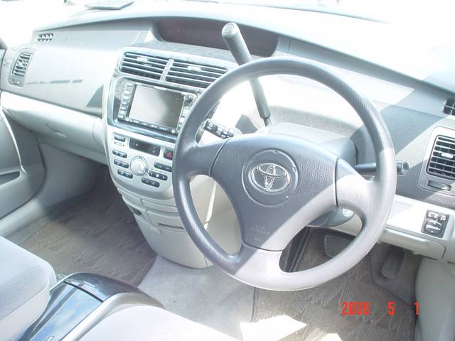 2003 Toyota Opa
