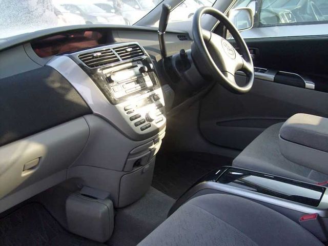 2003 Toyota Opa