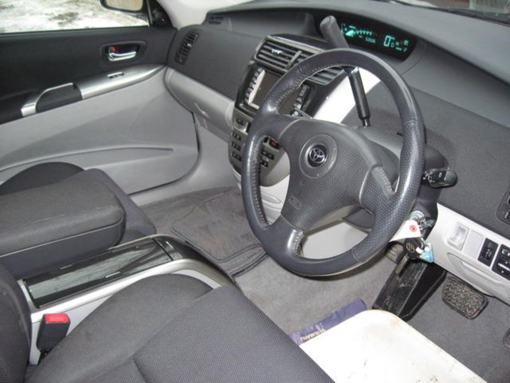 2003 Toyota Opa