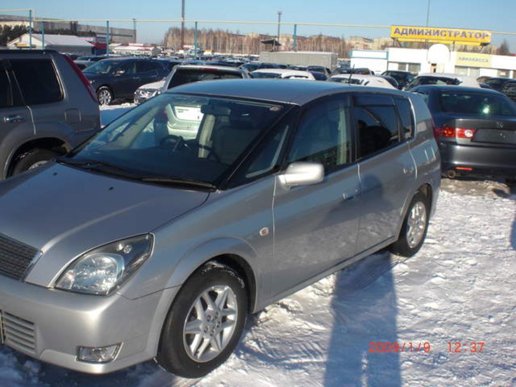 2003 Toyota Opa