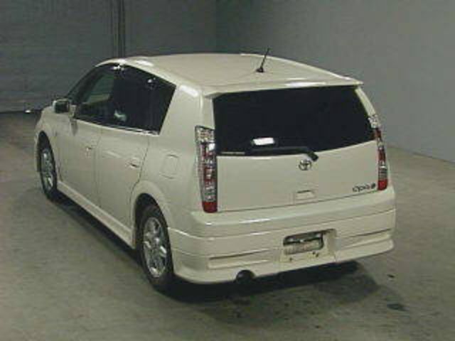 2003 Toyota Opa