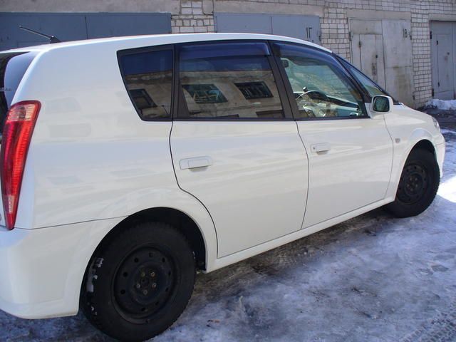 2003 Toyota Opa