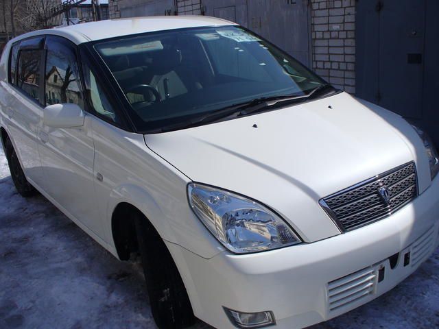 2003 Toyota Opa