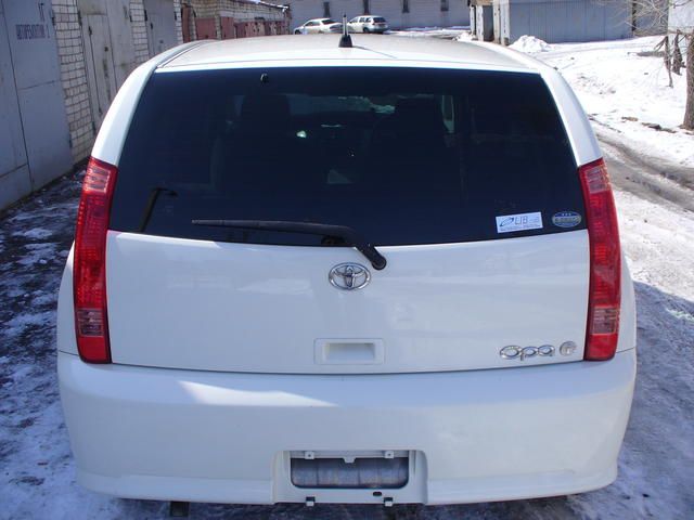 2003 Toyota Opa