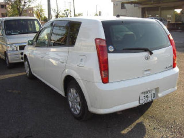 2003 Toyota Opa