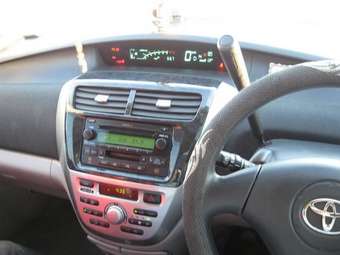 2003 Toyota Opa Pictures