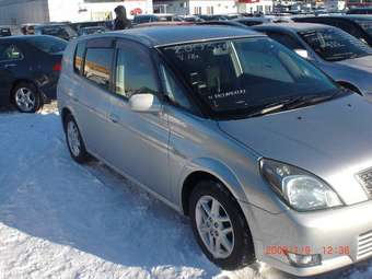 2003 Toyota Opa Pictures