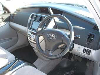 2003 Toyota Opa Photos