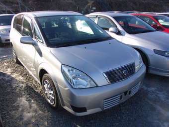 2003 Toyota Opa Pictures