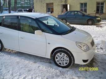 2003 Toyota Opa Photos