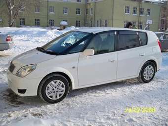 2003 Toyota Opa Pictures